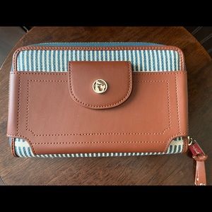 Spartina 449 Crossbody Wallet